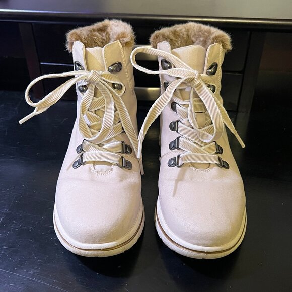 Women's Cream Colored Boots with Fur, Cliffs by White Mountain - Picture 2 of 10